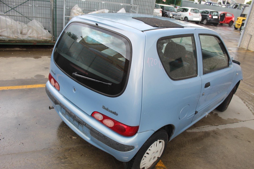 FIAT SEICENTO 1.1 B 40KW 5M 3P (2003) RICAMBI USATI AUTO IN PIAZZALE 