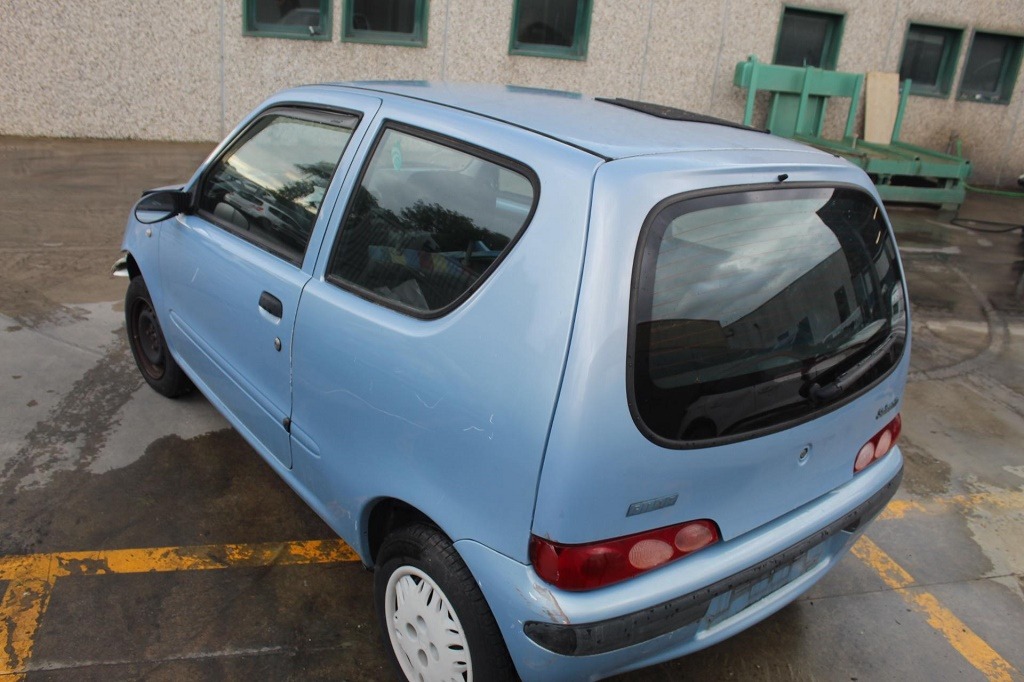 FIAT SEICENTO 1.1 B 40KW 5M 3P (2003) RICAMBI USATI AUTO IN PIAZZALE 