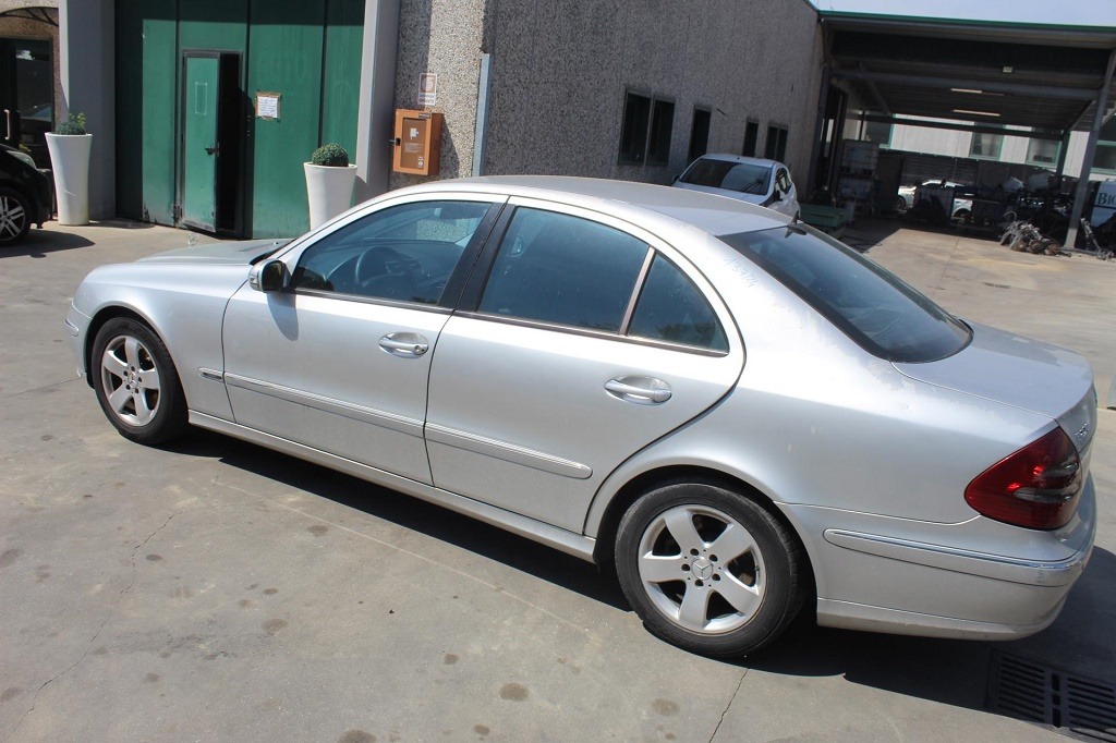 MERCEDES CLASSE E 270 W211 2.7 D 130KW AUT 4P (2004) RICAMBI IN MAGAZZINO