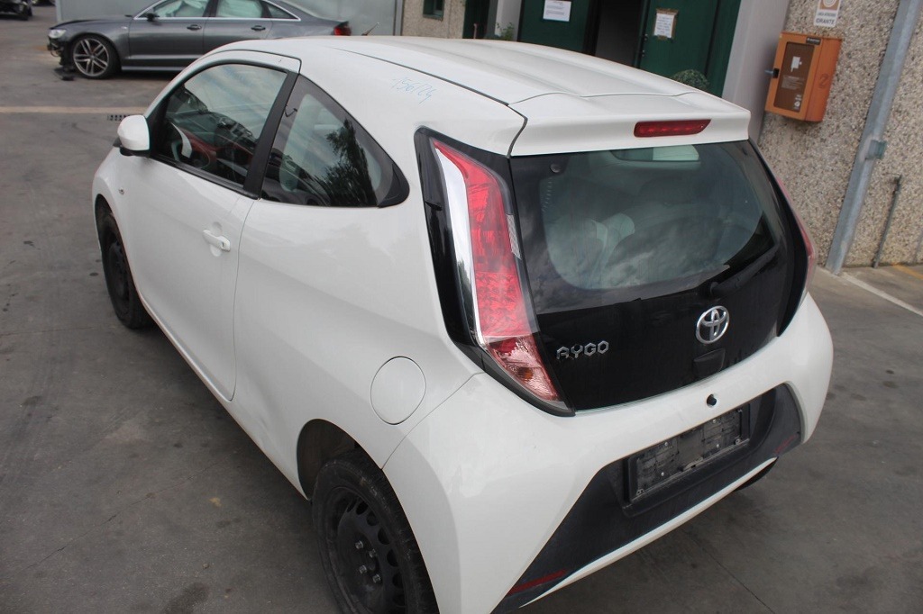 TOYOTA AYGO 1.0 B 51KW 5M 3P (2017) RICAMBI IN MAGAZZINO 