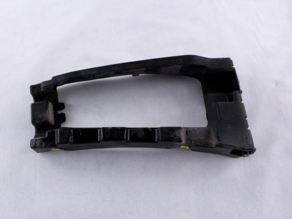 9816808680 SUPPORTO PARAURTI POSTERIORE LATO DESTRO OPEL COMBO E 1.6 D 73KW 5M 2P (2018) RICAMBIO USATO