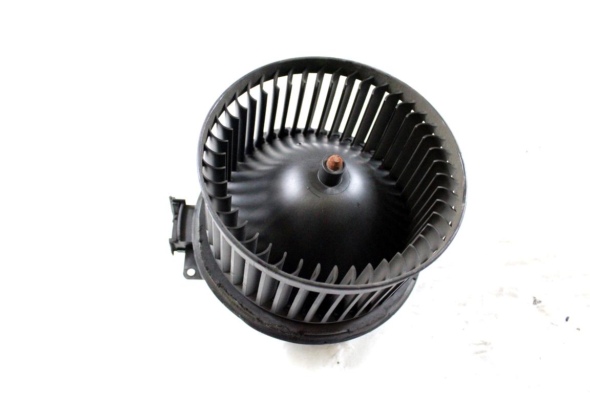 8E2H-18456-AB MOTORINO VENTOLA VENTILAZIONE ABITACOLO FORD FIESTA 1.5 D 55KW 5M 5P (2016) RICAMBIO USATO 0130115551