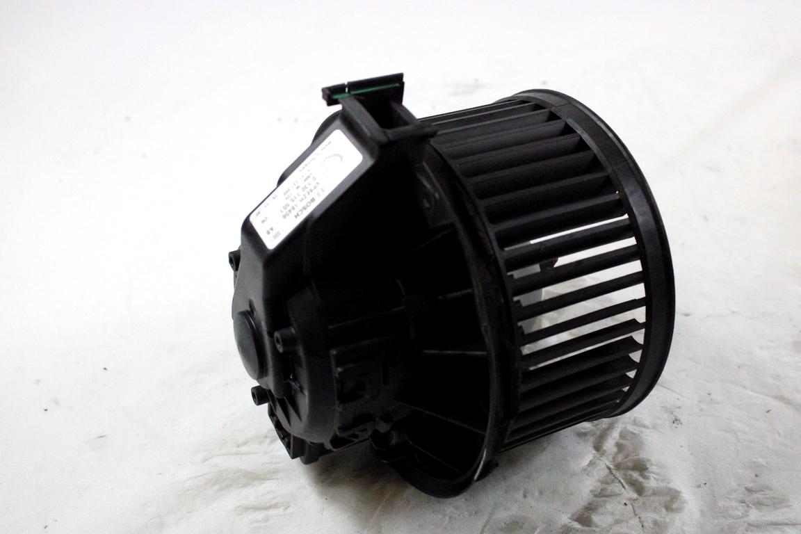 8E2H-18456-AB MOTORINO VENTOLA VENTILAZIONE ABITACOLO FORD FIESTA 1.5 D 55KW 5M 5P (2016) RICAMBIO USATO 0130115551