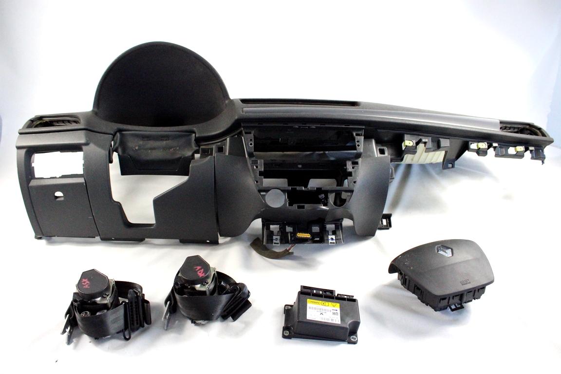 985105478R KIT AIRBAG RENAULT MEGANE 3 SW 1.5 D 70KW 6M 5P (2015) RICAMBIO USATO CON CENTRALINA AIRBAG, ARIABAG VOLANTE GUIDATORE, AIRBAG PASSEGGERO, CRUSCOTTO 985100007R 985153681R