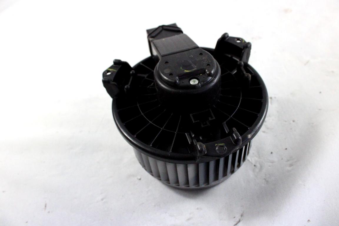 87103-52141 MOTORINO VENTOLA VENTILAZIONE ABITACOLO SUBARU TREZIA 1.4 D 66KW AUT 5P (2011) RICAMBIO USATO