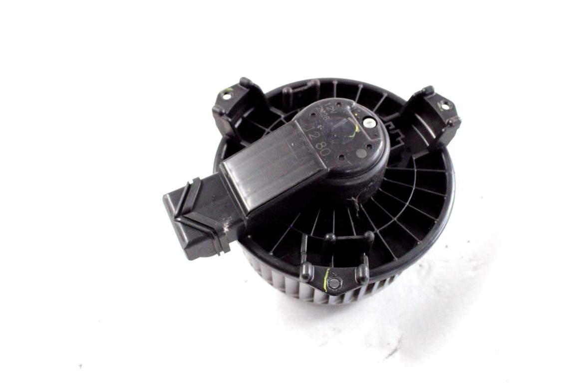 87103-52141 MOTORINO VENTOLA VENTILAZIONE ABITACOLO SUBARU TREZIA 1.4 D 66KW AUT 5P (2011) RICAMBIO USATO