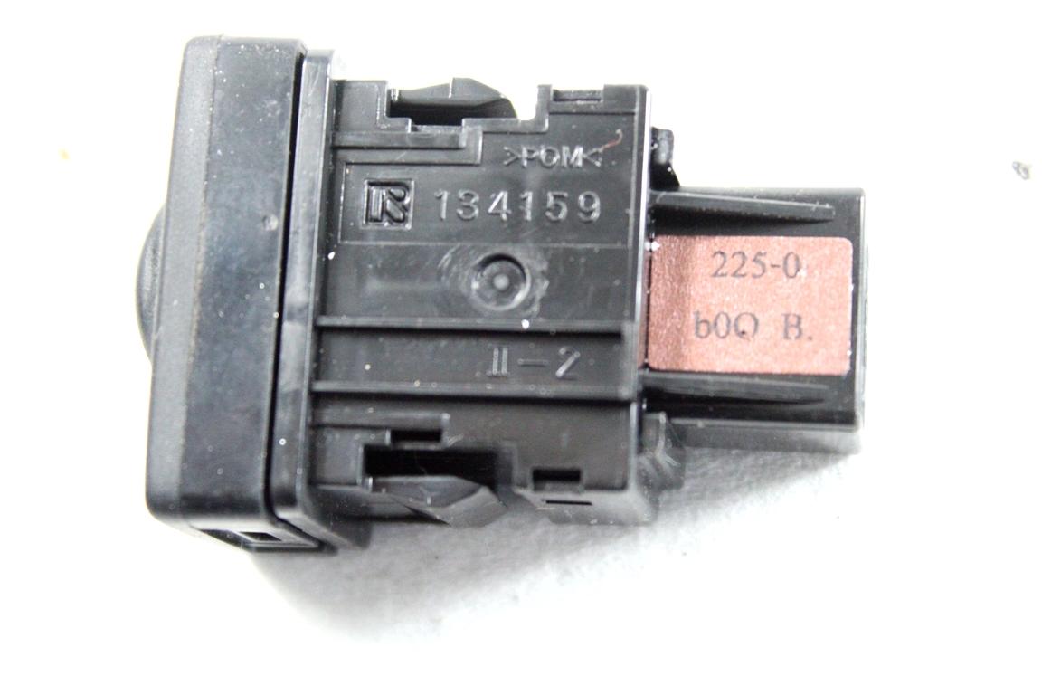 84152-52090 COMANDO REGOLAZIONE ALTEZZA LUCI E FARI SUBARU TREZIA 1.4 D 66KW AUT 5P (2011) RICAMBIO USATO