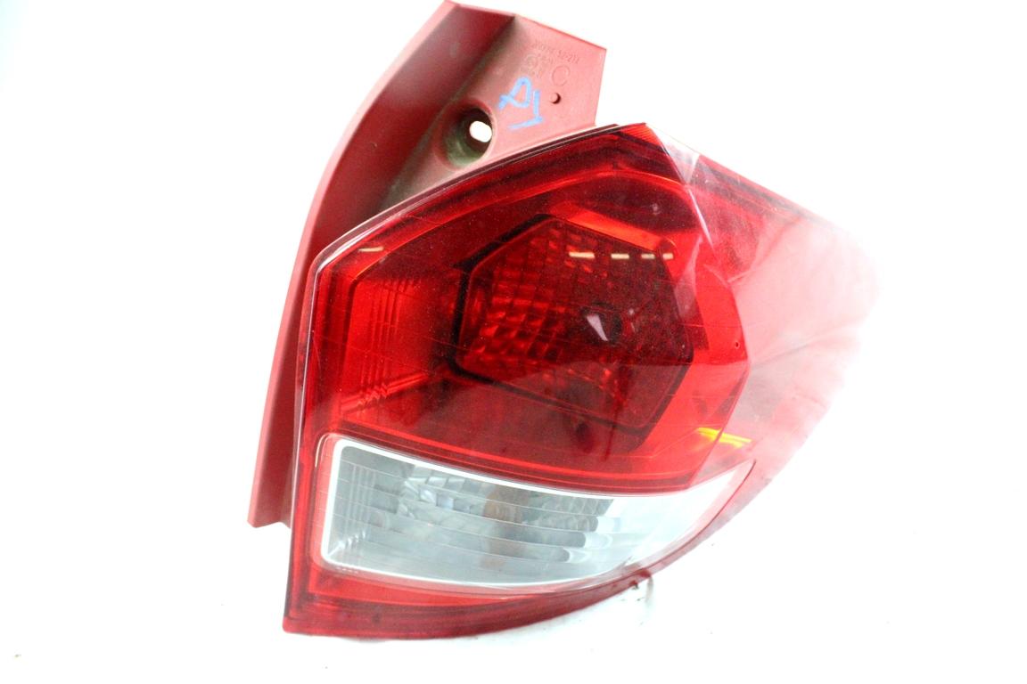 8155052640 FARO FANALE POSTERIORE DESTRO SUBARU TREZIA 1.4 D 66KW AUT 5P (2011) RICAMBIO USATO