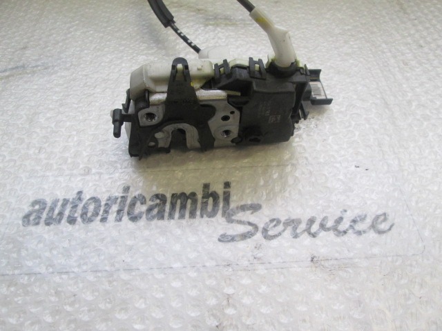 CENTRALNI ZAKLEP SPREDNJIH VRAT  OEM N. 9800618280 ORIGINAL REZERVNI DEL CITROEN C5 RD TD MK2 /TOURER/CROSS TOURER (2008 - 2017) DIESEL LETNIK 2010