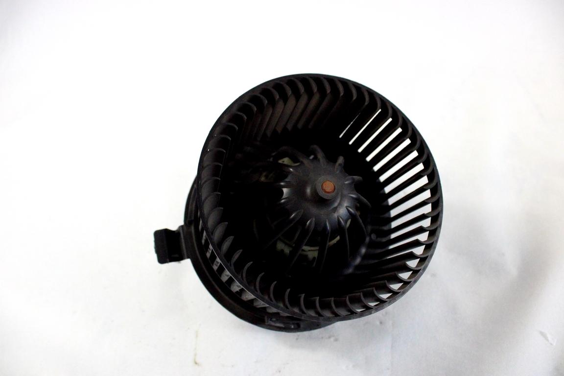 7701067982 MOTORINO VENTOLA VENTILAZIONE ABITACOLO RENAULT TWINGO 1.2 B 55KW 5M 3P (2013) RICAMBIO USATO