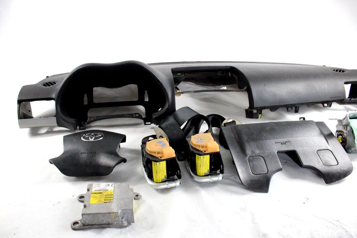 89170-05220 KIT AIRBAG TOYOTA AVENSIS SW 2.2 D 110KW 6M 5P (2008) RICAMBIO USATO CON PRETENSIONATORI CINTURE DI SICUREZZA, CENTRALINA AIRBAG, AIRBAG VOLANTE GUIDATORE, AIRBAG PASSEGGERO, AIRBAG GINOCCHIA 45130-05112-A 73210-05051 73220-05051 7390005010B0 