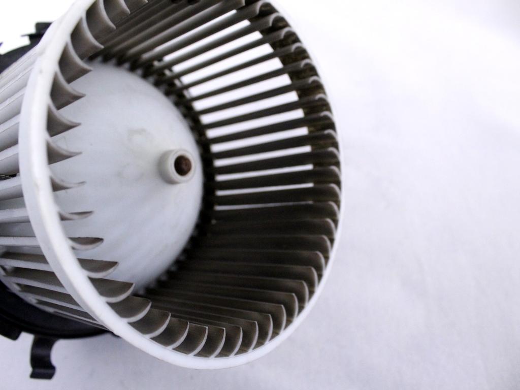 77365525 MOTORINO VENTOLA VENTILAZIONE ABIATCOLO FIAT PANDA VAN 1.3 D 55KW 5M 5P (2011) RICAMBIO USATO 