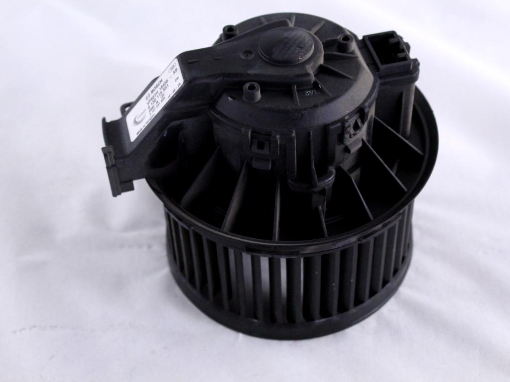 8E2H-18456-AB MOTORINO VENTOLA VENTILAZIONE ABITACOLO FORD FIESTA 1.5 D 55KW 5M 5P (2014) RICAMBIO USATO