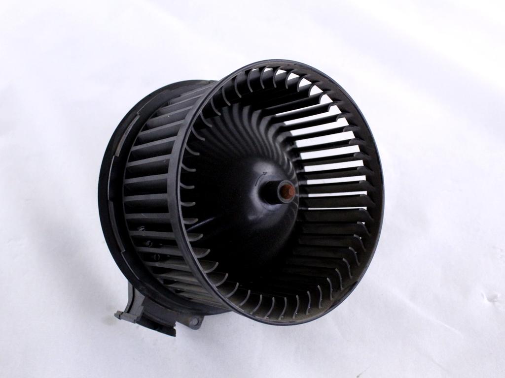 8E2H-18456-AB MOTORINO VENTOLA VENTILAZIONE ABITACOLO FORD FIESTA 1.5 D 55KW 5M 5P (2014) RICAMBIO USATO