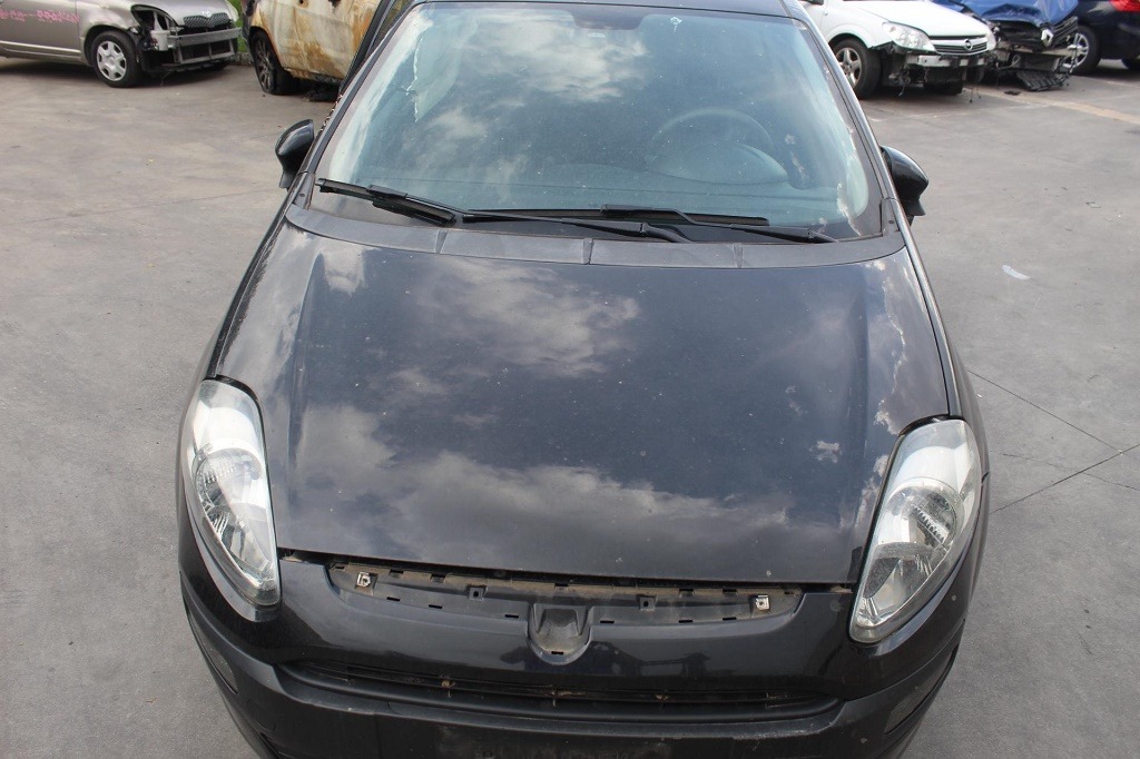 FIAT PUNTO EVO 1.2 B 51KW 5M 3P (2011) RICAMBI USATI AUTO IN PIAZZALE