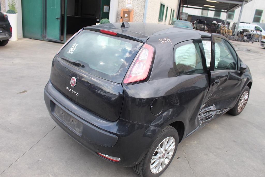 FIAT PUNTO EVO 1.2 B 51KW 5M 3P (2011) RICAMBI USATI AUTO IN PIAZZALE