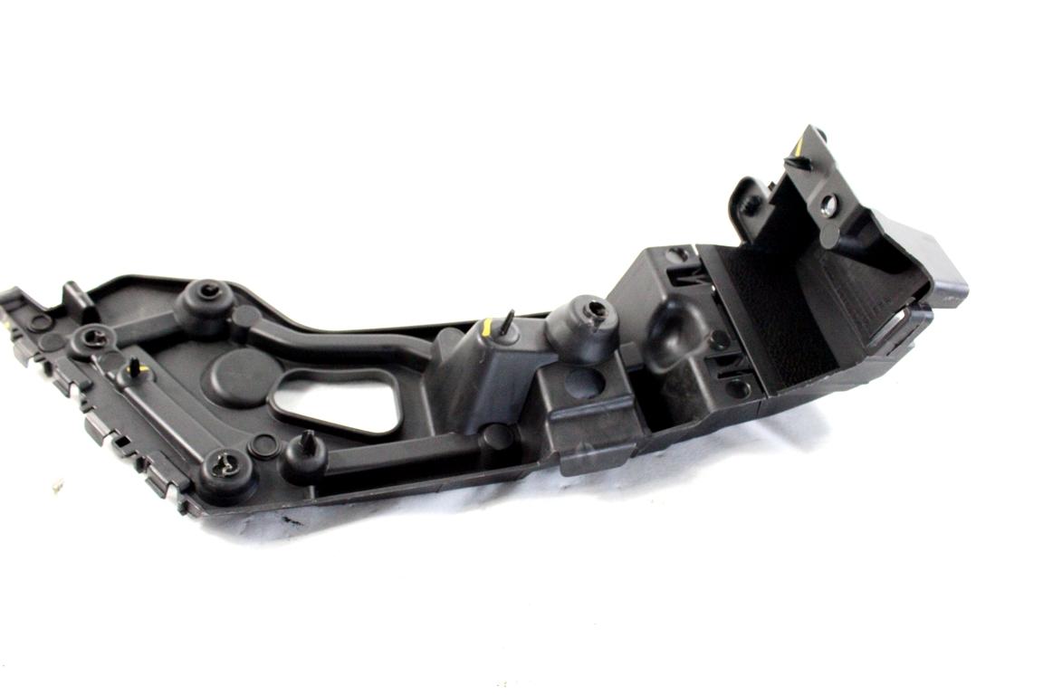 850450257R SUPPORTO PARAURTI POSTERIORE LATO SINISTRO RENAULT CLIO SW 1.5 D 66KW 5M 5P (2018) RICAMBIO USATO