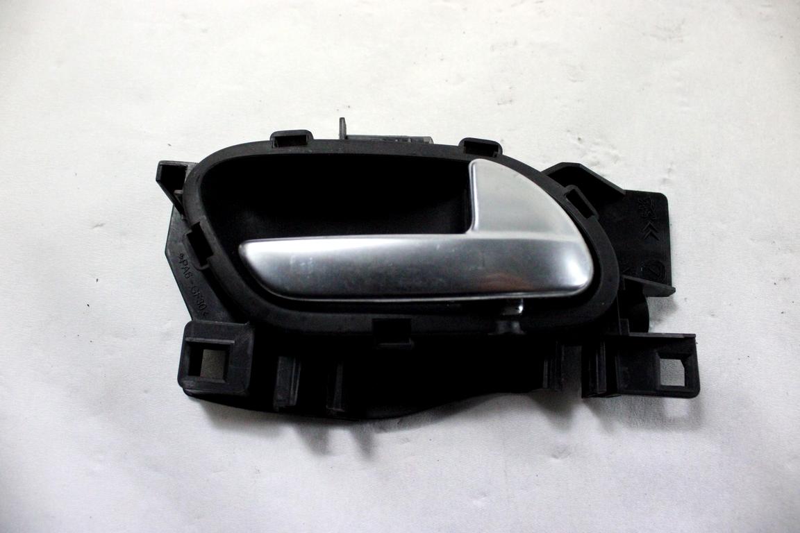 9683446577 MANIGLIA INTERNA PORTA ANTERIORE DESTRA CITROEN C3 1.4 G 70KW 5M 5P (2013) RICAMBIO USATO