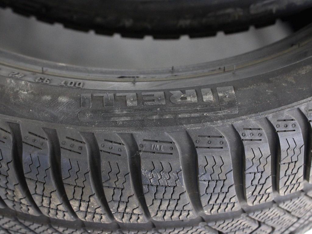 255/40 R18 99V PIRELLI SOTTOZERO 3 7,28MM 7,23MM A1622 PNEUMATICI INVERNALI M+S (QUANTITÀ 2 GOMME)