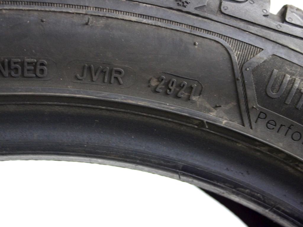 235/45 R19 99V GOODYEAR ULTRAGRIP PERFORMANCE+ 7,21MM 6,67MM A2921 PNEUMATICI INVERNALI M+S (QUANTITA' 2 GOMME)