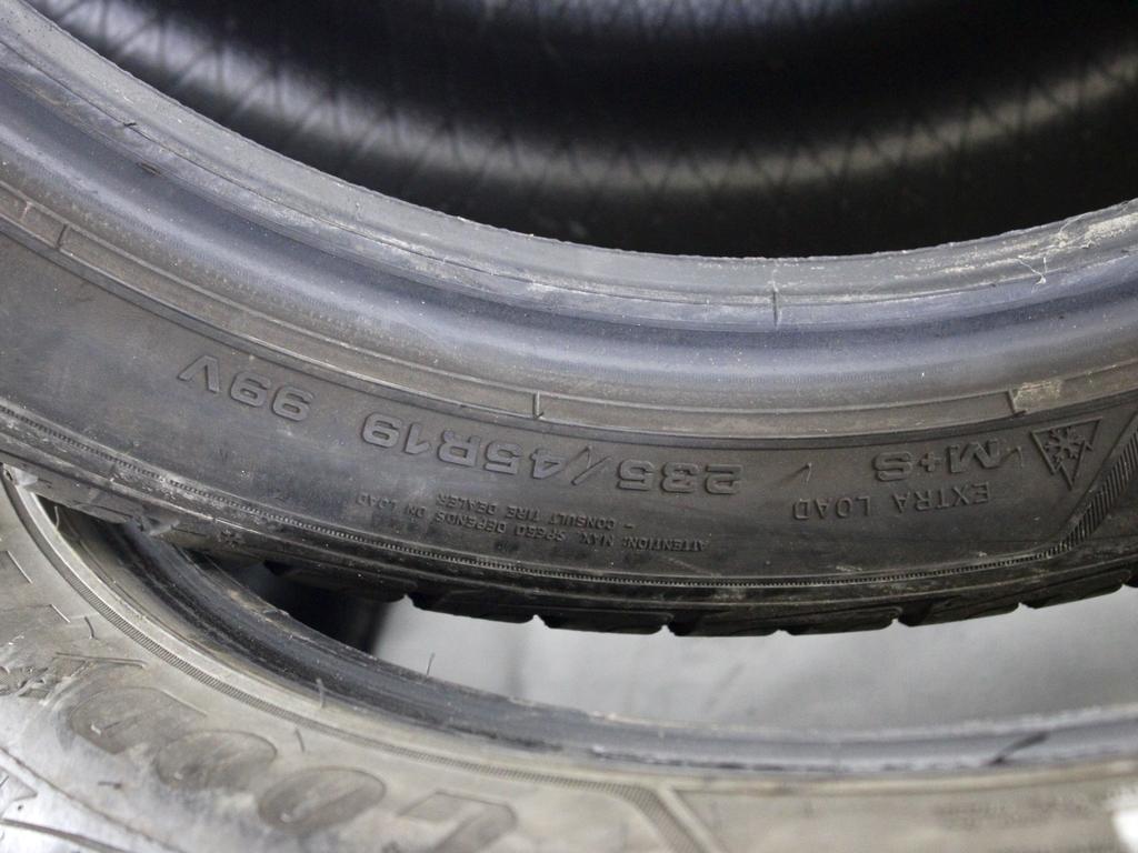 235/45 R19 99V GOODYEAR ULTRAGRIP PERFORMANCE+ 7,21MM 6,67MM A2921 PNEUMATICI INVERNALI M+S (QUANTITA' 2 GOMME)