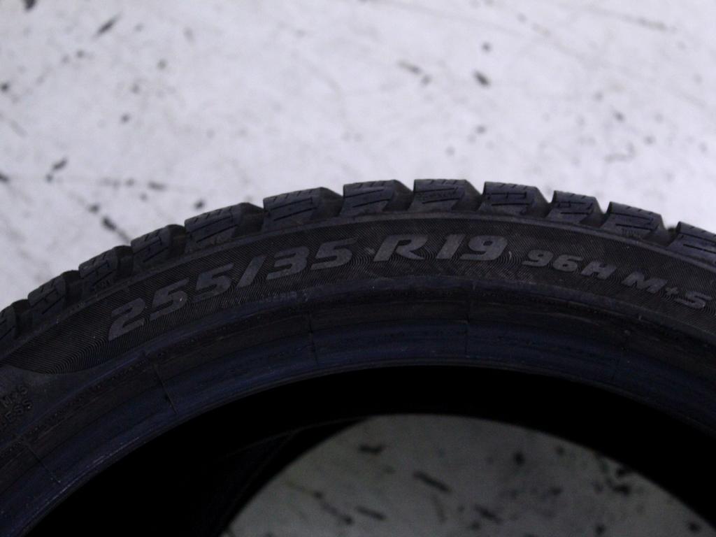 255/35 R19 96H PIRELLI SOTTOZERO 3 8,67MM A2621 A3722 PNEUMATICI INVERNALI M+S (QUANTITÀ 2 GOMME)