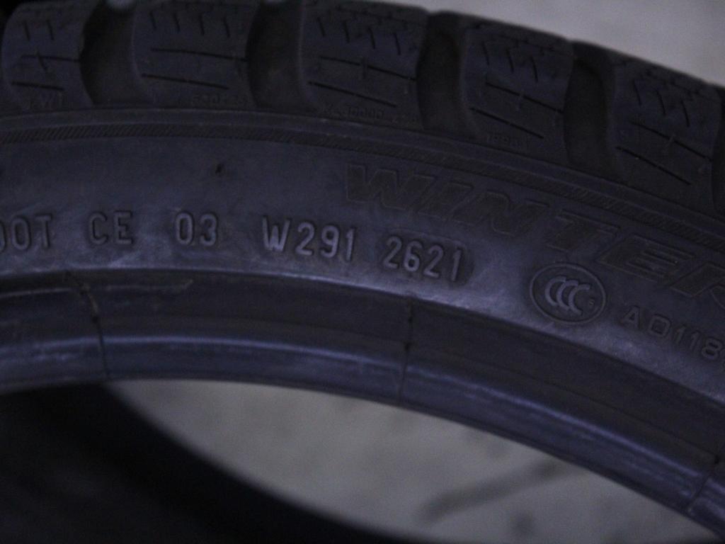 255/35 R19 96H PIRELLI SOTTOZERO 3 8,67MM A2621 A3722 PNEUMATICI INVERNALI M+S (QUANTITÀ 2 GOMME)