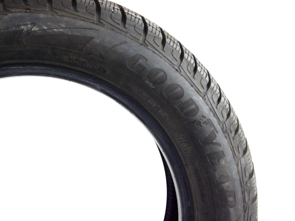 215/60 R17 96H GOODYEAR ULTRAGRIP PERFORMANCE SUV 8,02MM 8,27MM A2621 PNEUMATICI INVERNALI M+S (QUANTITA' 2 GOMME)