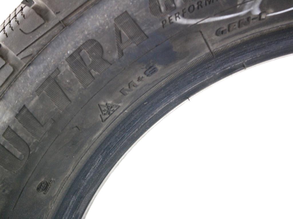 215/60 R17 96H GOODYEAR ULTRAGRIP PERFORMANCE SUV 8,02MM 8,27MM A2621 PNEUMATICI INVERNALI M+S (QUANTITA' 2 GOMME)