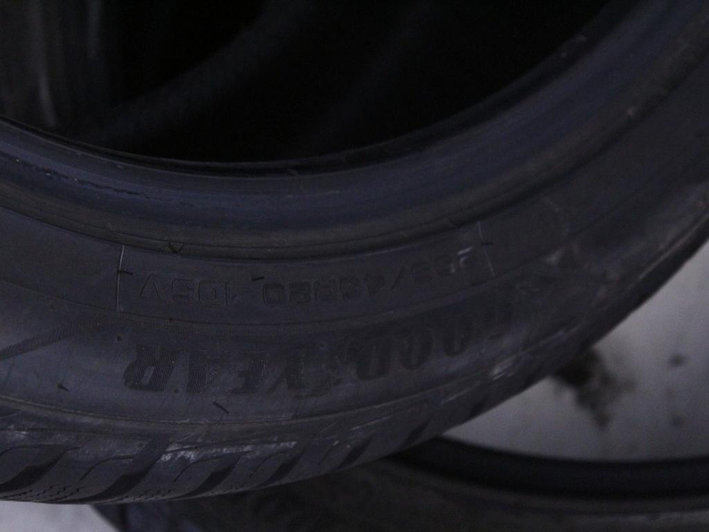 255/45 R20 105V GOODYEAR ULTRAGRIP PERFORMANCE+ 8,53MM A3819 PNEUMATICI INVERNALI M+S (QUANTITA' 4 GOMME)