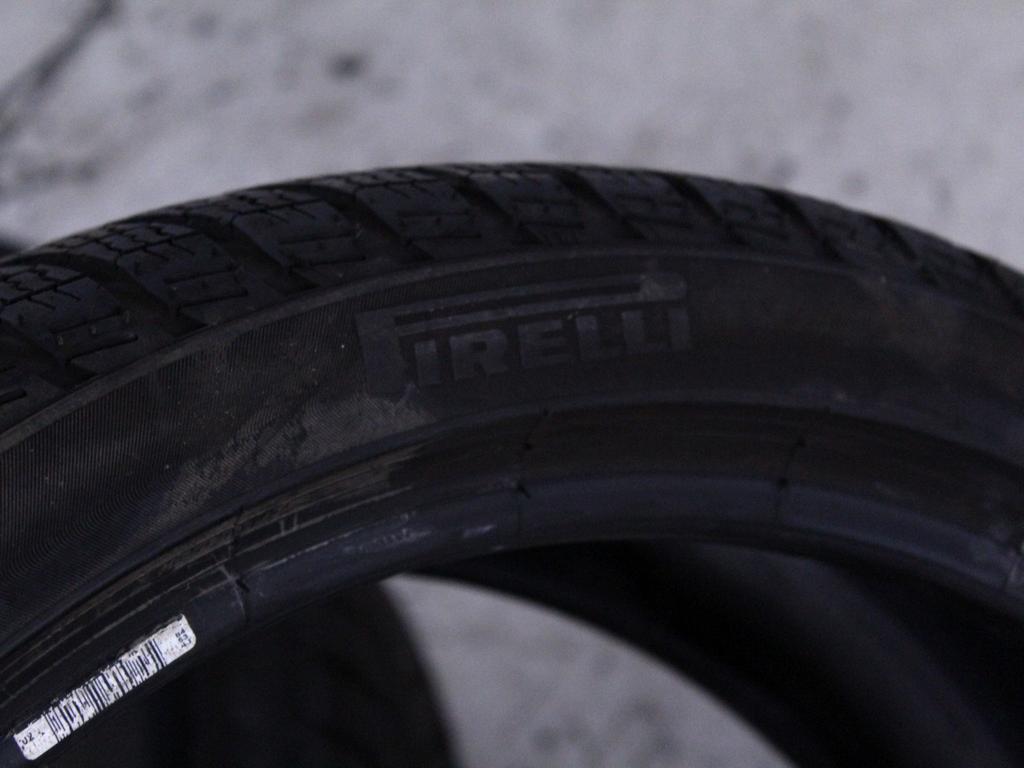 225/40 R19 93H PIRELLI SOTTOZERO 3 8,16MM A4022 PNEUMATICI INVERNALI M+S (QUANTITÀ 4 GOMME)