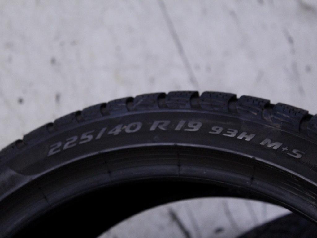 225/40 R19 93H PIRELLI SOTTOZERO 3 8,16MM A4022 PNEUMATICI INVERNALI M+S (QUANTITÀ 4 GOMME)