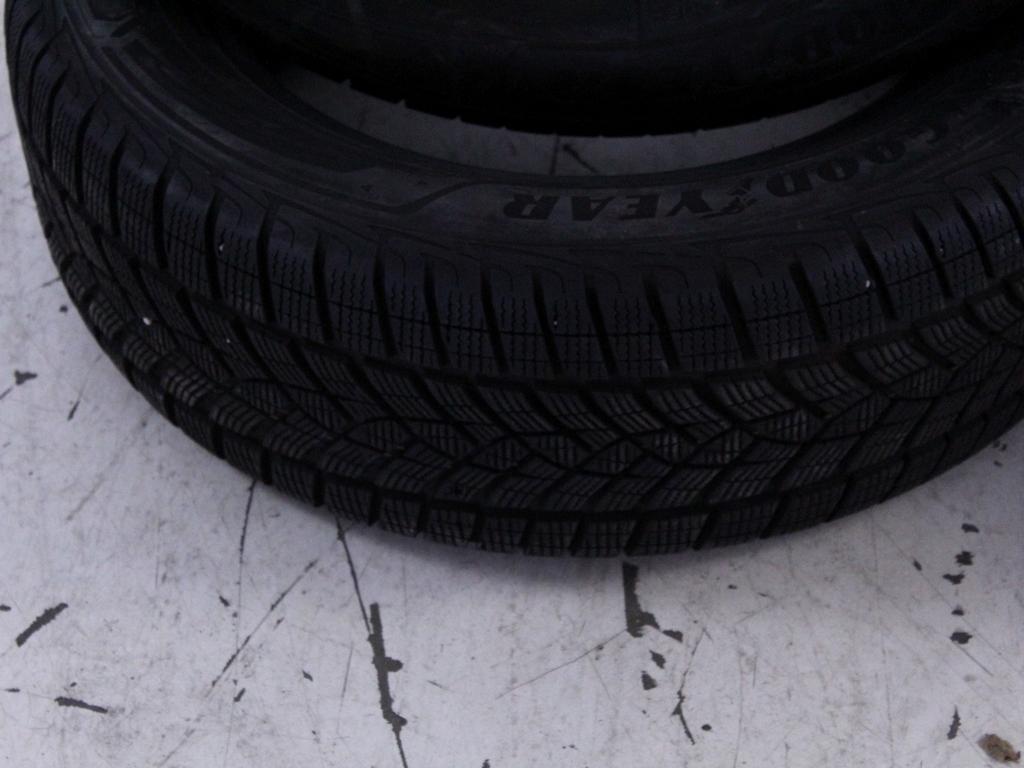 235/45 R19 99V GOODYEAR ULTRAGRIP PERFORMANCE+ SUV 8,32MM A2921 PNEUMATICI INVERNALI M+S (QUANTITA' 4 GOMME)