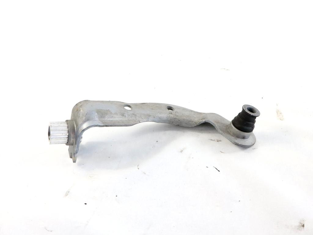 543170605R STAFFA SUPPORTO CULLA MOTORE LATO DESTRO RENAULT CLIO 0.9 B 56KW 5M 5P (2019) RICAMBIO USATO