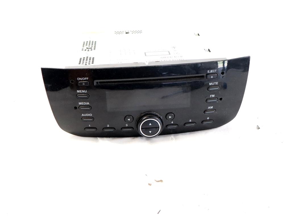 735526154 AUTORADIO FIAT PUNTO EVO 1.3 D 55KW 5M 5P (2010) RICAMBIO USATO (NON FORNIAMO CODICE AUTORADIO, MA SOLO NUMERO DI TELAIO VEICOLO)