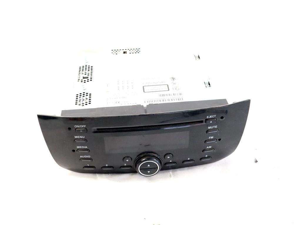 735526154 AUTORADIO FIAT PUNTO EVO 1.3 D 55KW 5M 5P (2010) RICAMBIO USATO (NON FORNIAMO CODICE AUTORADIO, MA SOLO NUMERO DI TELAIO VEICOLO)