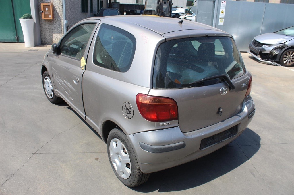 TOYOTA YARIS 1.0 B 48KW 5M 3P (2003) RICAMBI IN MAGAZZINO