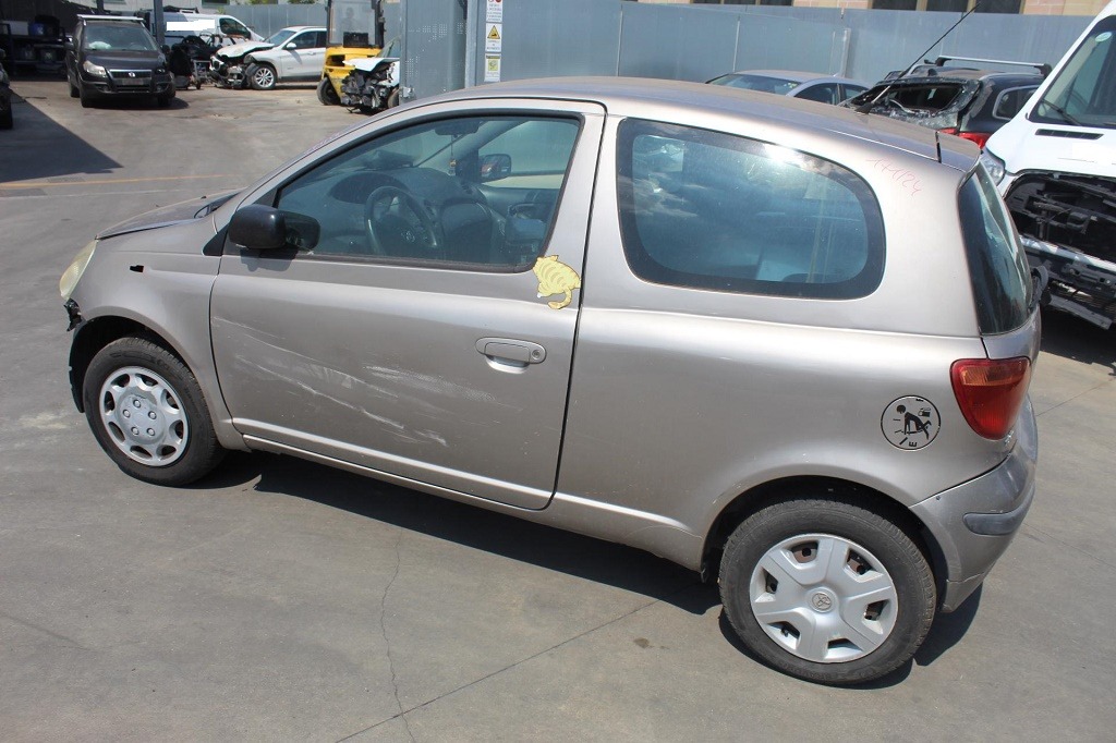 TOYOTA YARIS 1.0 B 48KW 5M 3P (2003) RICAMBI IN MAGAZZINO