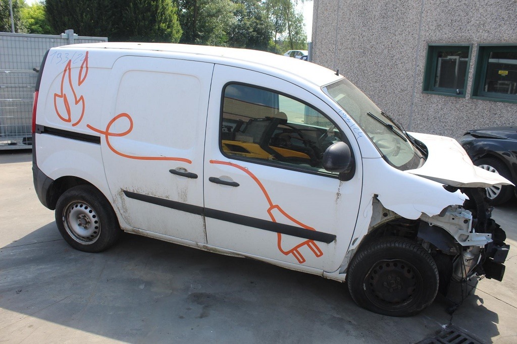 RENAULT KANGOO 1.5 D 66KW 6M 2P (2014) RICAMBI USATI AUTO IN PIAZZALE 