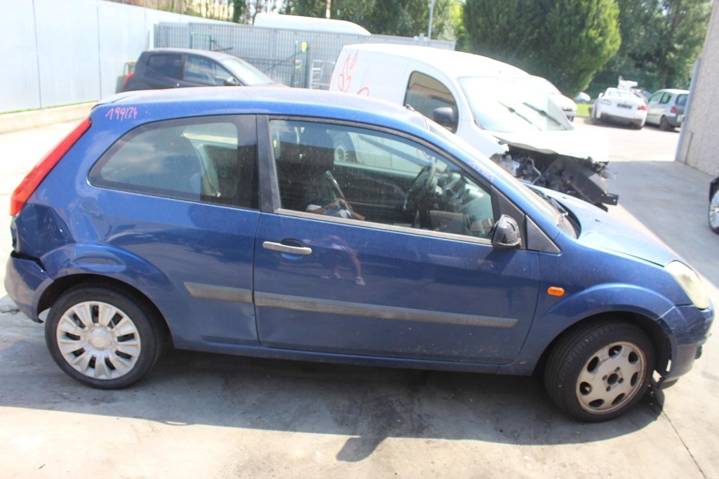 FORD FIESTA 1.4 D 50KW 5M 3P (2006) RICAMBI USATI AUTO IN PIAZZALE 