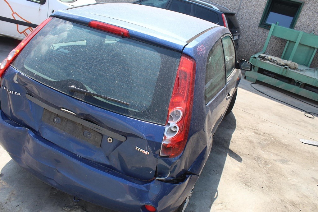 FORD FIESTA 1.4 D 50KW 5M 3P (2006) RICAMBI USATI AUTO IN PIAZZALE 