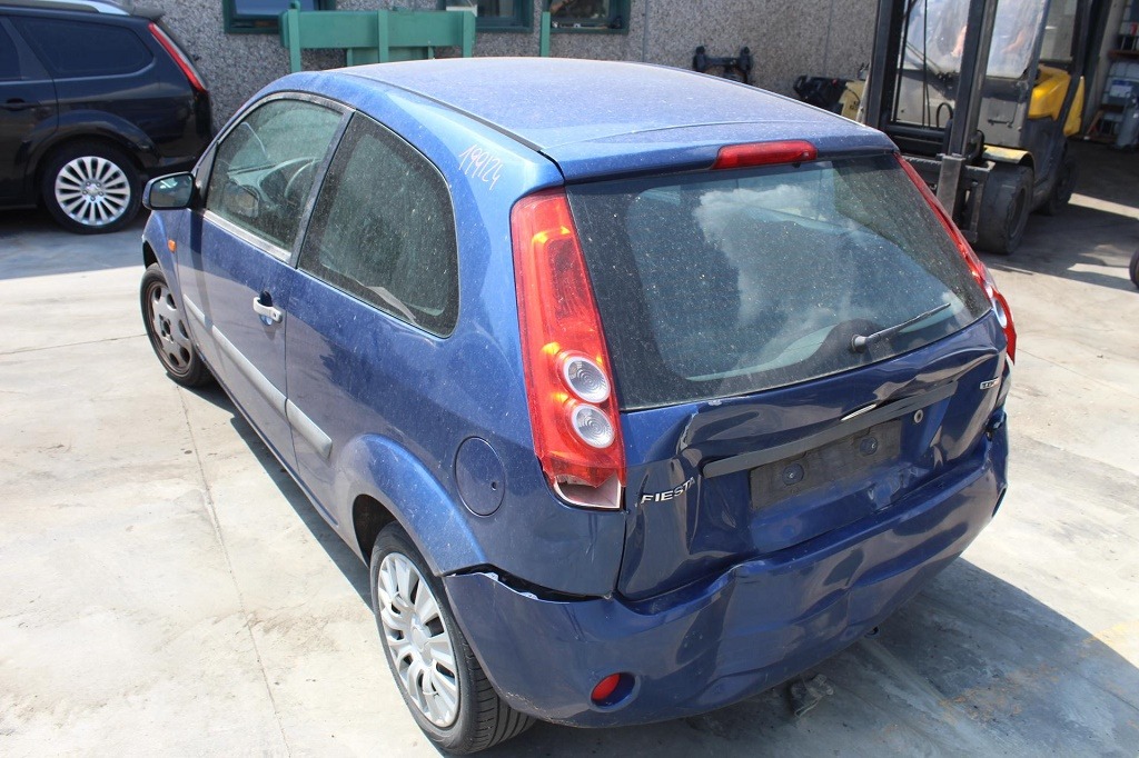 FORD FIESTA 1.4 D 50KW 5M 3P (2006) RICAMBI USATI AUTO IN PIAZZALE 