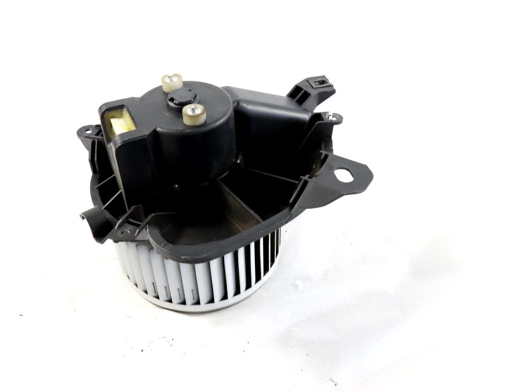 77364956 MOTORINO VENTOLA VENTILAZIONE ABITACOLO FIAT PUNTO EVO 1.4 M 57KW 5M 5P (2010) RICAMBIO USATO 164230100