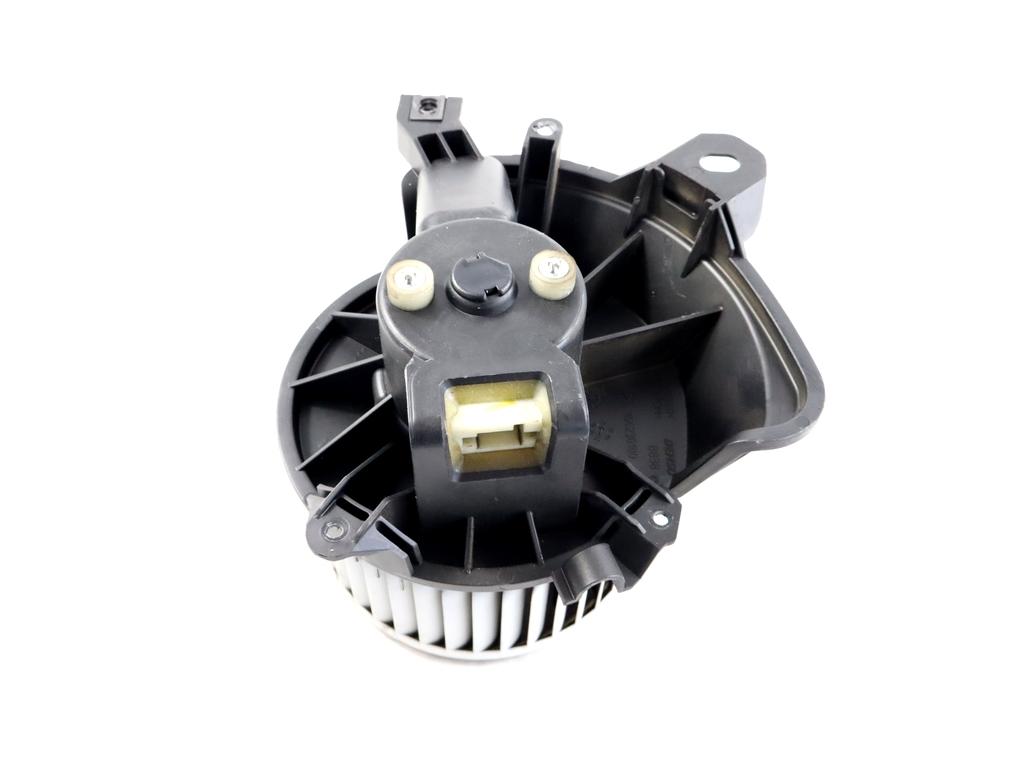 77364956 MOTORINO VENTOLA VENTILAZIONE ABITACOLO FIAT PUNTO EVO 1.4 M 57KW 5M 5P (2010) RICAMBIO USATO 164230100