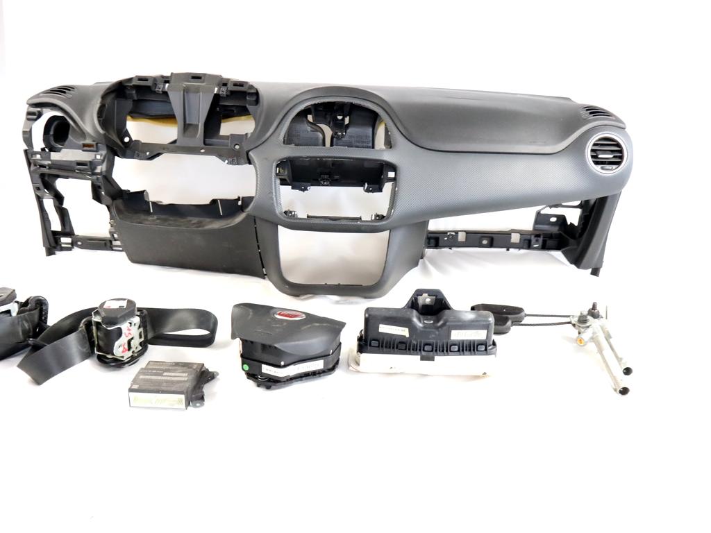 51838580 KIT AIRBAG FIAT PUNTO EVO 1.4 M 57KW 5M 5P (2010) RICAMBIO USATO CON PRETENSIONATORI CINTURE DI SICUREZZA, CENTRALINA AIRBAG, AIRBAG VOLANTE GUIDATORE, AIRBAG PASSEGGERO, CRUSCOTTO 735516201 51828445