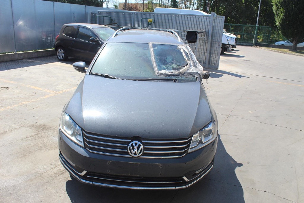 VOLKSWAGEN PASSAT 1.4 M 110KW AUT 5P (2012) RICAMBI IN MAGAZZINO