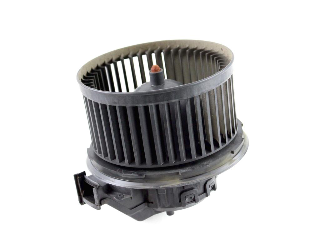 8E2H-18456-AA MOTORINO VENTOLA VENTILAZIONE ABITACOLO FORD FIESTA 1.6 D 66KW 5M 3P (2010) RICAMBIO USATO