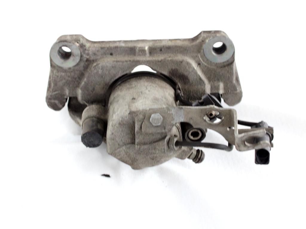 SPREDNJE DESNE ZAVORNE CELJUSTI  OEM N. 8E0615124D ORIGINAL REZERVNI DEL AUDI A4 B6 8E2 8E5 BER/SW (2001 - 2005) DIESEL LETNIK 2002