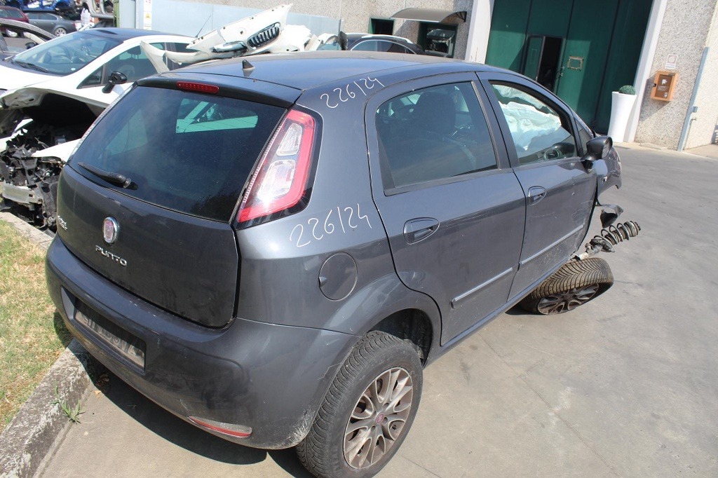 FIAT PUNTO 1.4 M 57KW 5M 5P (2012) RICAMBI IN MAGAZZINO