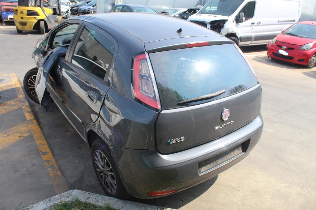 FIAT PUNTO 1.4 M 57KW 5M 5P (2012) RICAMBI IN MAGAZZINO